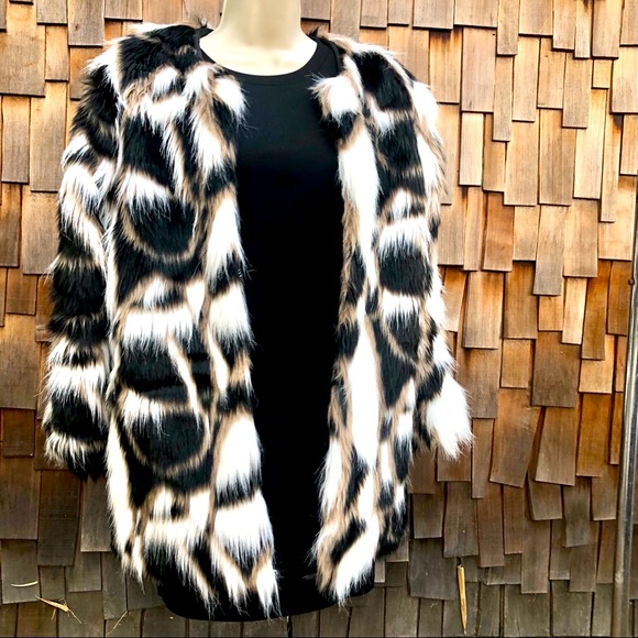 Multicolored Faux Fur Jacket. SOLD OUT on VENUS 🖤 - Picture 7 of 9